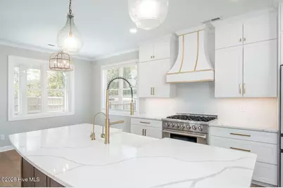 102 Evergreen Lane, Pine Knoll Shores, NC 28512 - Photo 7