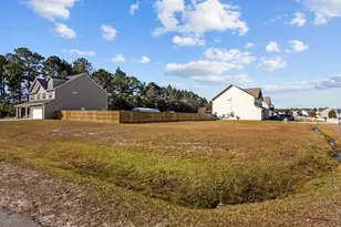 404 Kinroff Dr, Hubert, NC 28539 - Photo 5