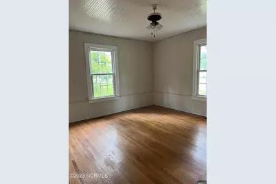610 Jenkins Avenue, Maysville, NC 28555 - Photo 11