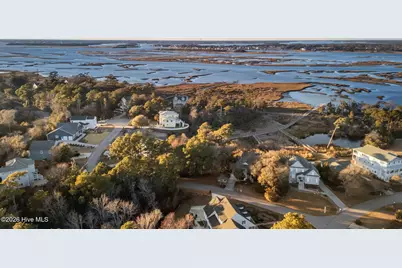 9806 Clarendon Drive, Emerald Isle, NC 28594 - Photo 7