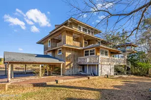 412 Lakeview Dr, Hampstead, NC 28443 - Photo 1