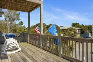 127 Eastview Dr, Emerald Isle, NC 28594 - Photo 7