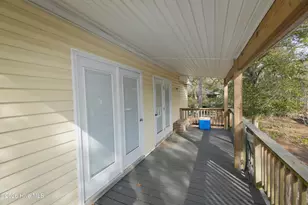 114 NW 21st St, Oak Island, NC 28465 - Photo 5