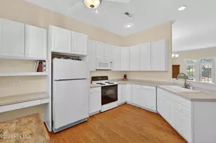4310 Stratton Village Ln, Wilmington, NC 28409 - Photo 7
