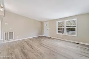 529 Hubert Blvd, Hubert, NC 28539 - Photo 5