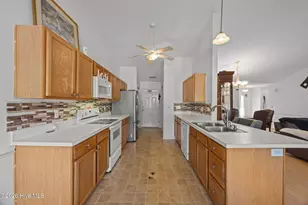 222 Saratoga Ln, New Bern, NC 28562 - Photo 11