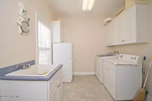 105 Alexandra Ct, Morehead City, NC 28557 - Photo 37