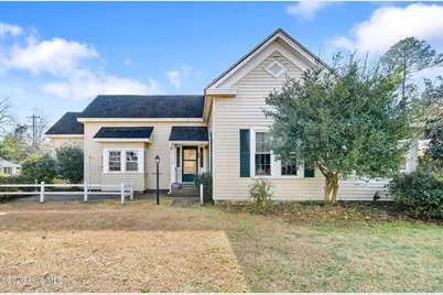 130 E Main Street, Rose Hill, NC 28458 - Photo 1