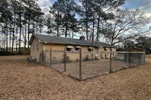 131 Pineway St NE, Whiteville, NC 28472 - Photo 3