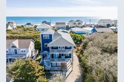 106 N Oak Drive, Surf City, NC 28445 - Photo 1