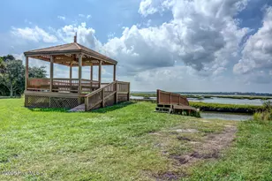 106 N Oak Dr, Surf City, NC 28445 - Photo 71
