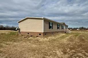 4377 McGirt Rd, Maxton, NC 28364 - Photo 3