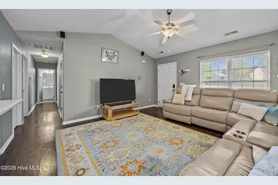 8593 Heirloom Drive NE, Leland, NC 28451 - Photo 5