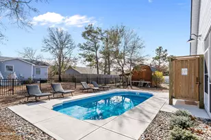 134 NE 5th St, Oak Island, NC 28465 - Photo 3
