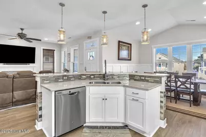 305 Ivy Lane, Carolina Beach, NC 28428 - Photo 15