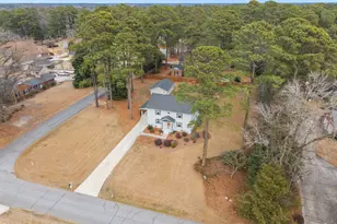 410 Coharie Dr, Clinton, NC 28328 - Photo 3