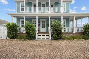 303 S Elm St, Swansboro, NC 28584 - Photo 1