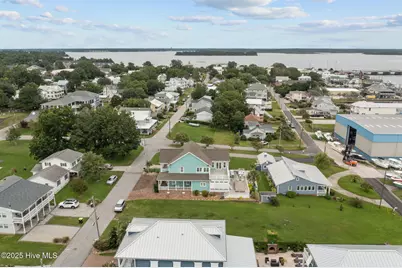 303 S Elm Street, Swansboro, NC 28584 - Photo 9