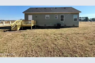 303 Roberson Drive, Williamston, NC 27892 - Photo 17