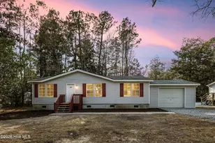 814 Wildwood Cir, Hampstead, NC 28443 - Photo 1