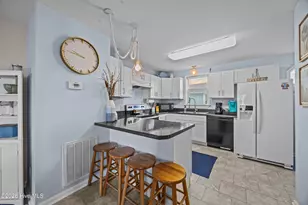 511 N Carolina Beach Ave, Carolina Beach, NC 28428 - Photo 9