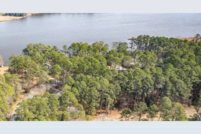 929 Crooked Creek Drive, New Bern, NC 28560 - Photo 3