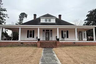 319 McRae St, Laurinburg, NC 28352 - Photo 1