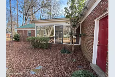 830 W Covington Street, Laurinburg, NC 28352 - Photo 21