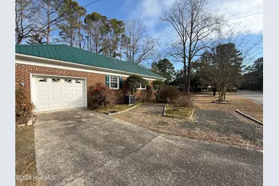 830 W Covington Street, Laurinburg, NC 28352 - Photo 23