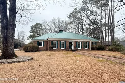 830 W Covington Street, Laurinburg, NC 28352 - Photo 1