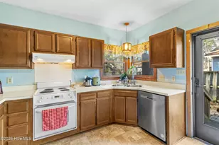 516 Tradewinds Dr, Fayetteville, NC 28314 - Photo 17