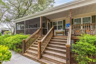 104 NE 40th St, Oak Island, NC 28465 - Photo 5