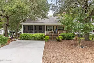 104 NE 40th St, Oak Island, NC 28465 - Photo 5