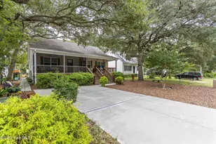 104 NE 40th St, Oak Island, NC 28465 - Photo 5