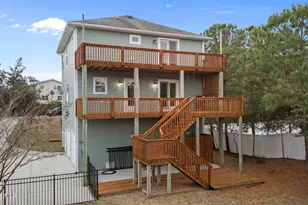 7118 Archers Creek Dr, Emerald Isle, NC 28594 - Photo 3