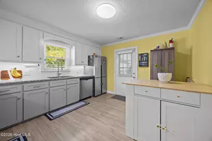607 W Main St, Williamston, NC 27892 - Photo 11