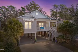 214 NE 35th St, Oak Island, NC 28465 - Photo 3