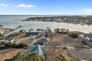 200 Pelican Dr, Newport, NC 28570 - Photo 5