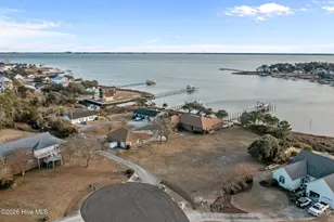 200 Pelican Dr, Newport, NC 28570 - Photo 15