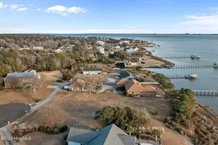 200 Pelican Dr, Newport, NC 28570 - Photo 17