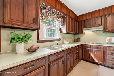 808 Chestnut Drive, Smithfield, NC 27577 - Photo 5