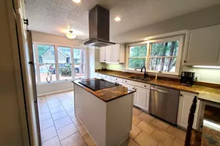 108 Fern Ct, Pine Knoll Shores, NC 28512 - Photo 7