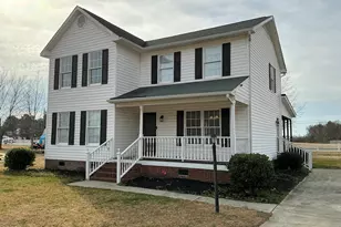 105 Carriage Ct, Dunn, NC 28334 - Photo 1