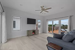 817 S Third Street S, Carolina Beach, NC 28428 - Photo 27