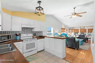 127 Swordfish Dr, Holden Beach, NC 28462 - Photo 9