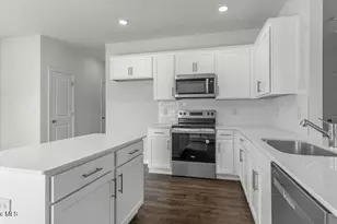 3093 Platinum Cir, West End, NC 27376 - Photo 7