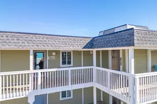 2112 Surfrider Ct, Kure Beach, NC 28449 - Photo 3