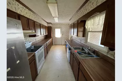 1310 E 11th Street, Lumberton, NC 28358 - Photo 15