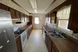 1310 E 11th St, Lumberton, NC 28358 - Photo 15