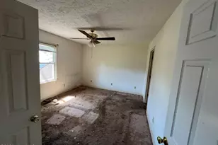 1310 E 11th St, Lumberton, NC 28358 - Photo 13
